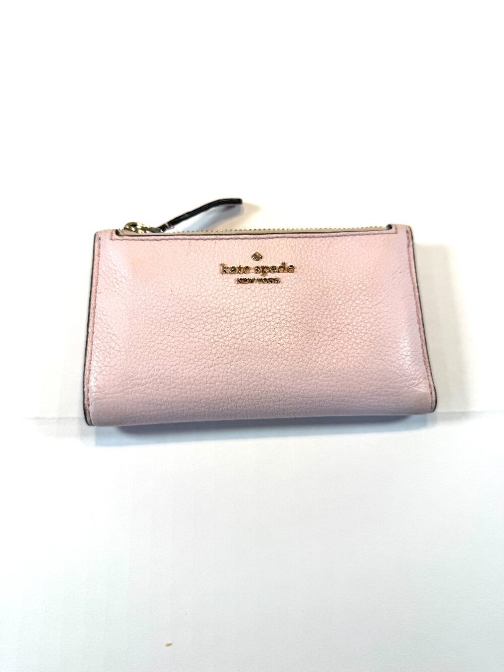 Kate Spade New York Leila Small Slim Bifold Wallet in Pink Pebbled Leather